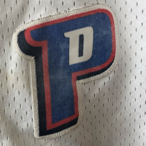 Vintage Detroit Pistons team shorts - Picture 7 of 7